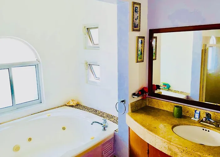 Gorgeous 8 People Basic With Pool Playacar Phase 2 *